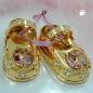 Preview: Tischdekoration 1 Paar Babyschuhe 52x27mm mit rosa Glas-Steinen Preview: Tischdekoration 1 Paar Babyschuhe 52x27mm mit rosa Glas-Steinen