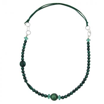 Kette Kunststoffperlen grün-seidig-glänzend Ringe rhodiniert Kordel grün 90cm