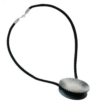 Kette 58mm Metallanhänger Doppelscheibe anthrazitfarben Kordel schwarz 60cm