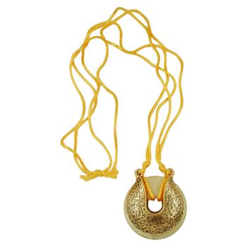 Kette 53mm Scheibe gelb seidig Amulett-Aufsatz altgoldfarben Kunststoff Atlasbiese gelb 90cm