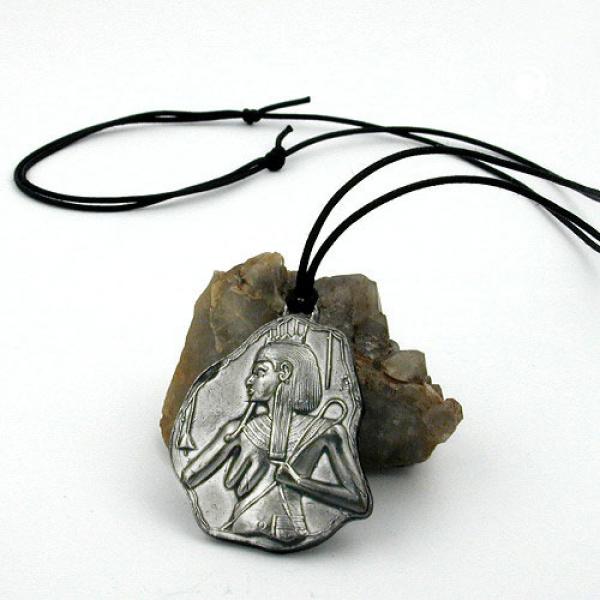 Kette 45x42mm Platte ägyptisches Relief Zinn-Anhänger 100cm Kette 45x42mm Platte ägyptisches Relief Zinn-Anhänger 100cm