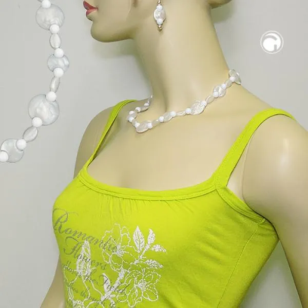 Kette 18mm und 23mm Scheiben Kunststoff wachsweiß und Perlen weiß 45cm Kette 18mm und 23mm Scheiben Kunststoff wachsweiß und Perlen weiß 45cm