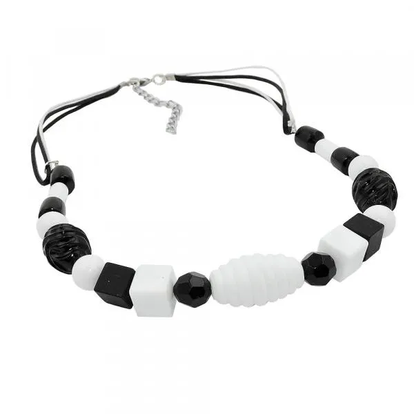 Kette Kunststoffperlen Schneckenperlen und Kordel schwarz weiß Kordel 45cm Kette Kunststoffperlen Schneckenperlen und Kordel schwarz weiß Kordel 45cm