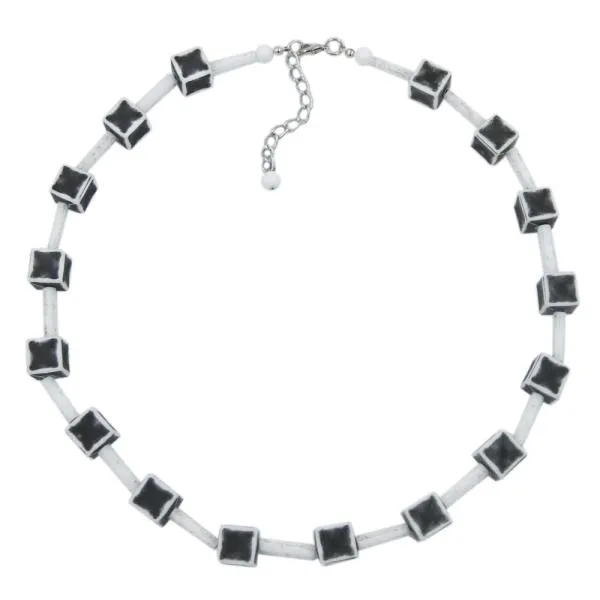 Kette Kunststoffperlen Würfel 10x10mm schwarz-grau-weiß 45cm Kette Kunststoffperlen Würfel 10x10mm schwarz-grau-weiß 45cm