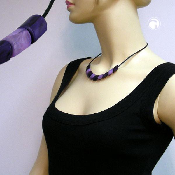 Kette Schrägperle Kunststoff lila-seidig und flieder-marmoriert Vollgummi schwarz 45cm Kette Schrägperle Kunststoff lila-seidig und flieder-marmoriert Vollgummi schwarz 45cm
