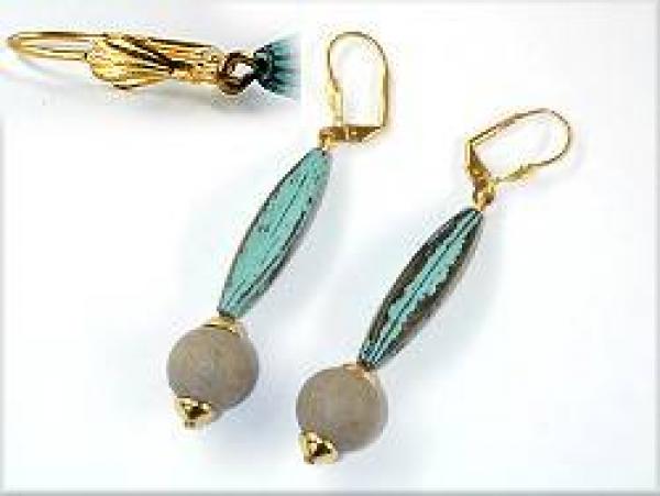 Brisur, Rillenolive patina, Perle grau